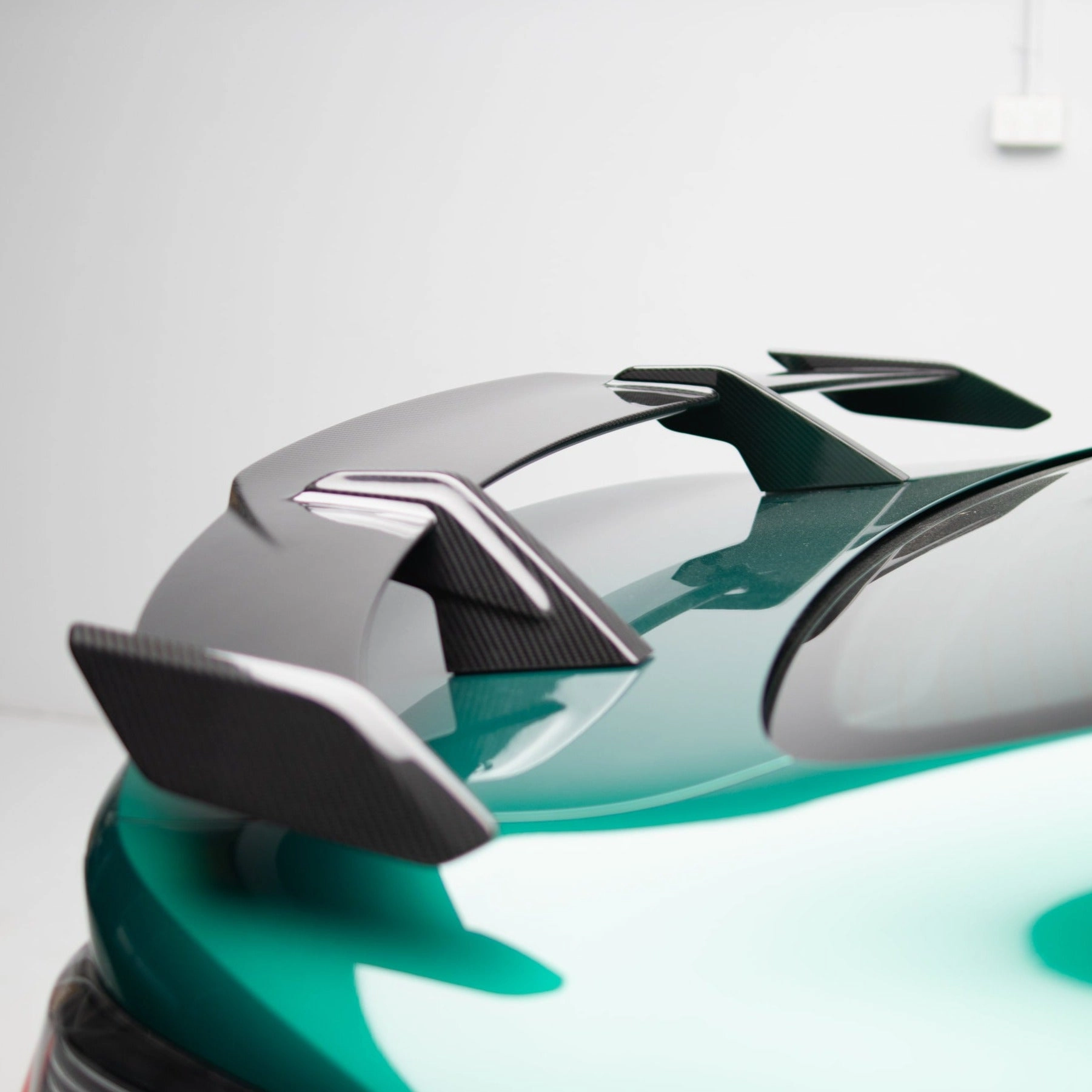 M-Performance Style Pre Pregged Dry Carbon Fiber Wing Spoiler for BMW 3 Series G20 / 4 Series G22 / M3 G80 / M4 G82 20 