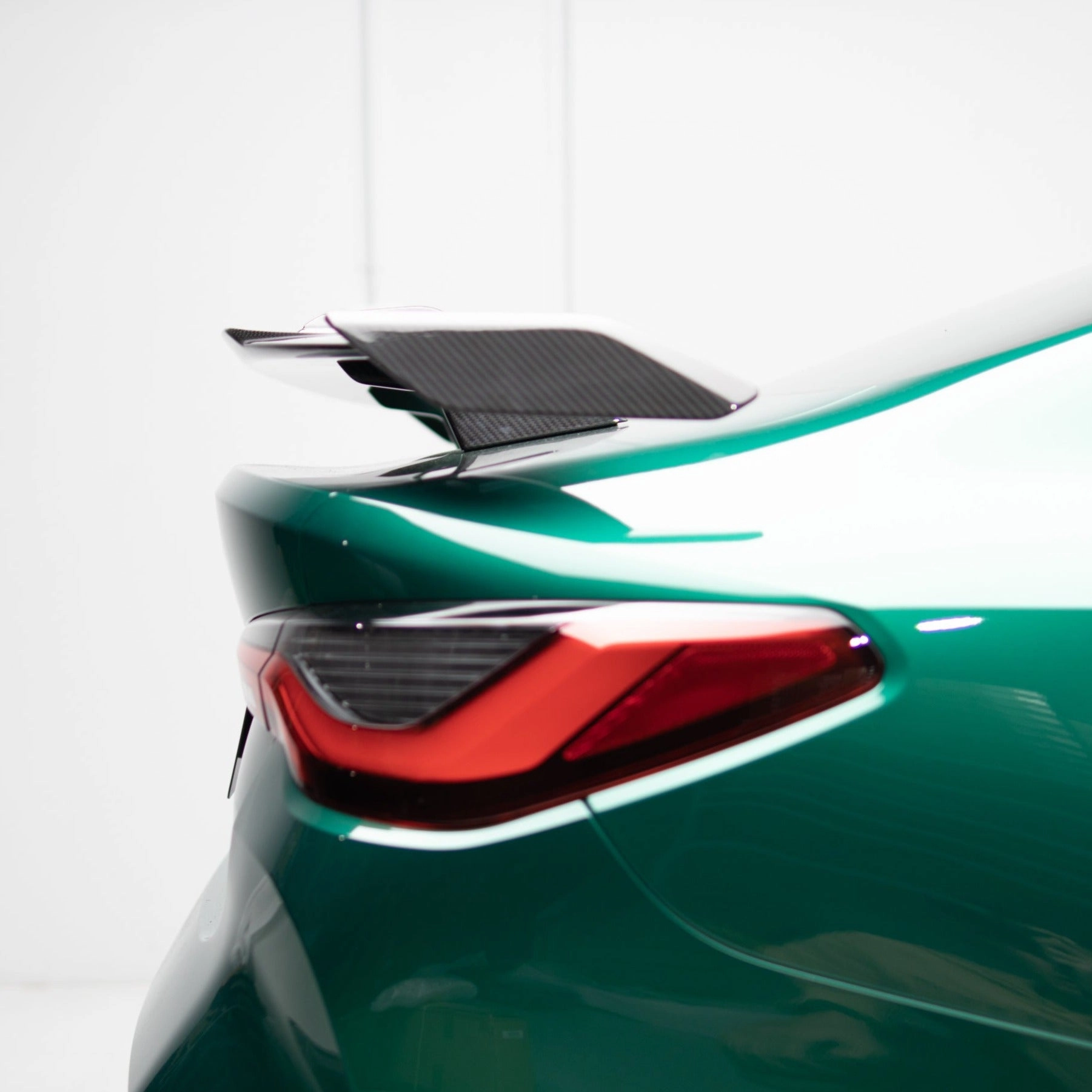 M-Performance Style Pre Pregged Dry Carbon Fiber Wing Spoiler for BMW 3 Series G20 / 4 Series G22 / M3 G80 / M4 G82 20 