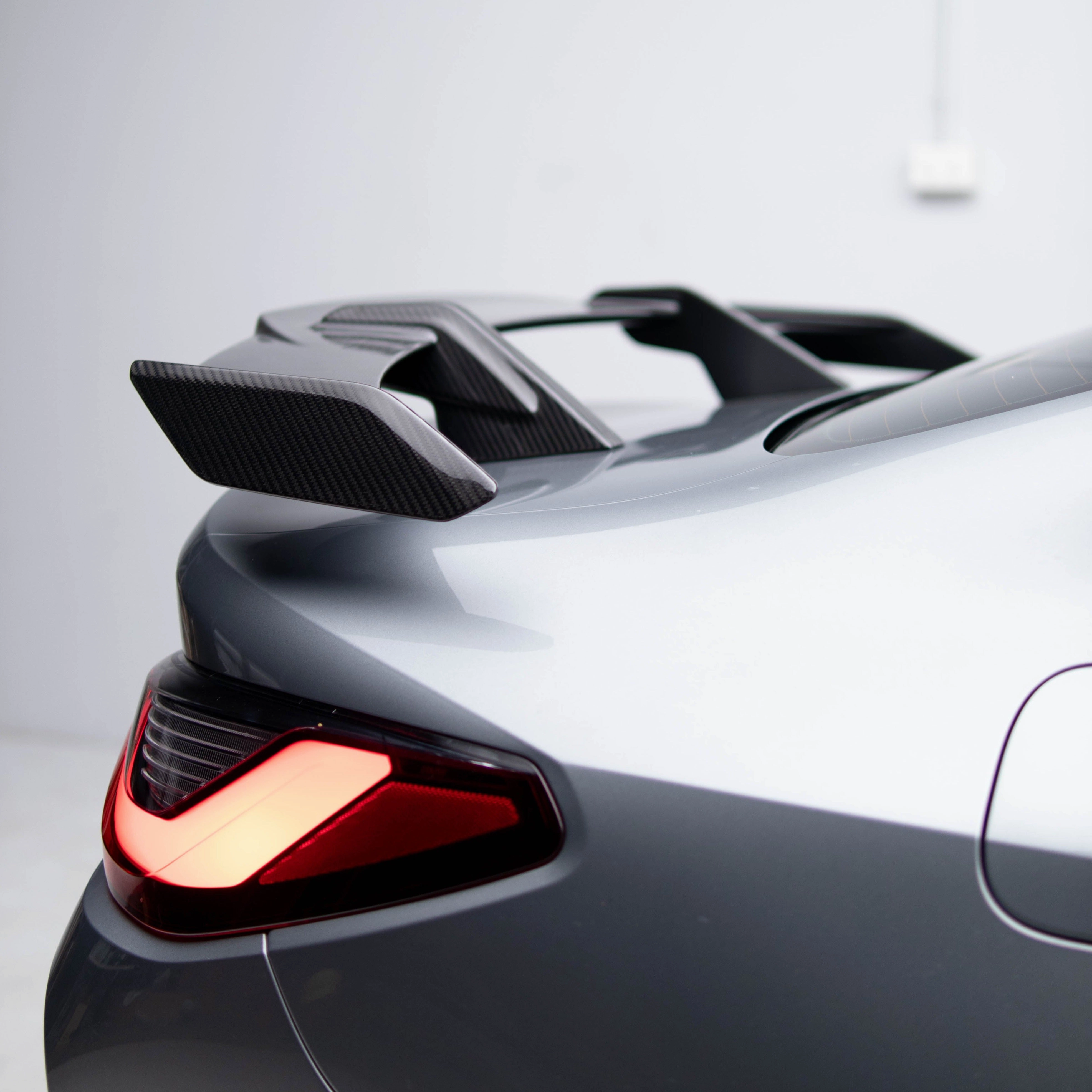 M-Performance Style Pre Pregged Dry Carbon Fiber Wing Spoiler for BMW 3 Series G20 / 4 Series G22 / M3 G80 / M4 G82 20 