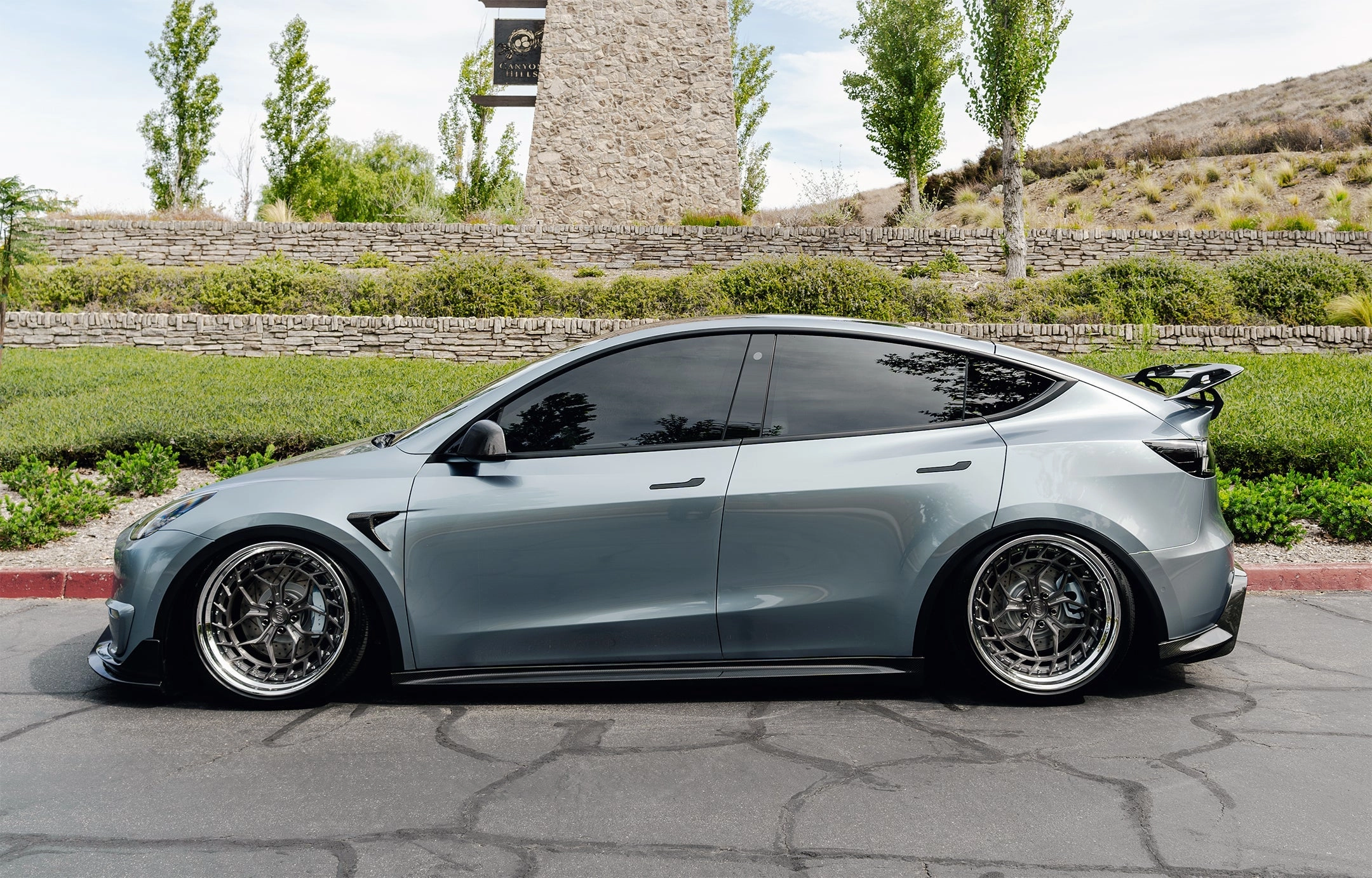 Tesla Model Y Dry Carbon Fiber AT-S Swan Neck Wing 2022 